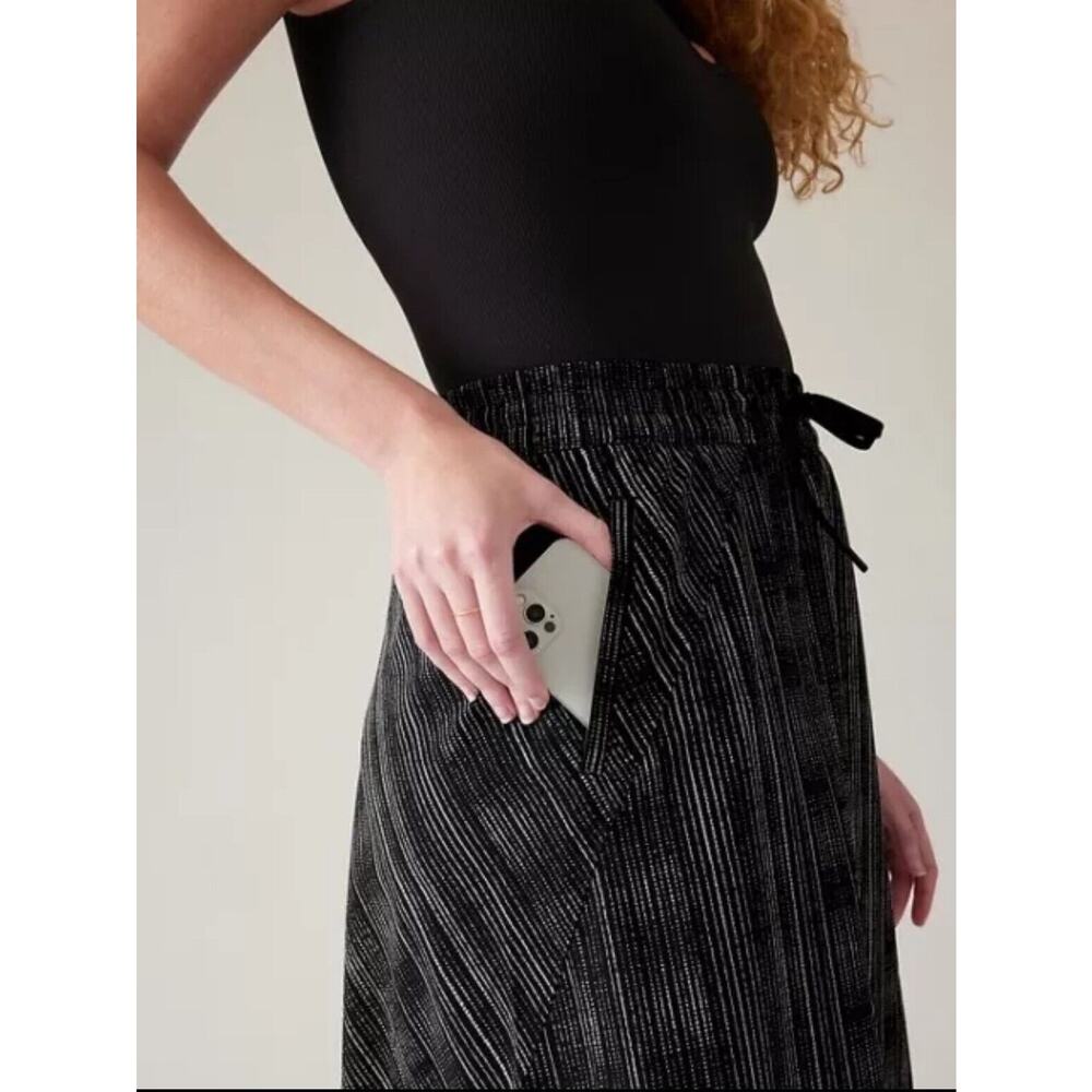 Athleta Arrival MIDI Skirt Sz. 22 Amara Stripe Black NWT Fall Travel Comfort $89 - Picture 6 of 10